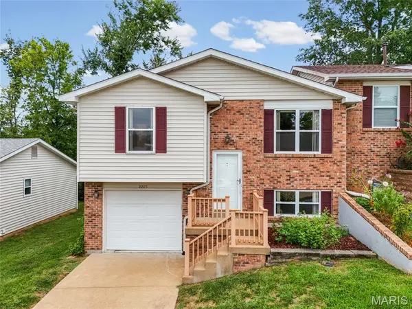 2205 Berrywood CT, Arnold, MO 63010