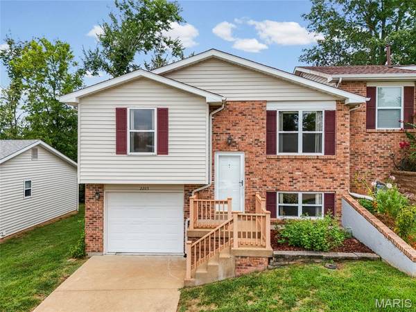 2205 Berrywood CT, Arnold, MO 63010