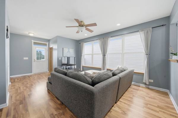 2153 Union Mill DR, Aurora, IL 60503