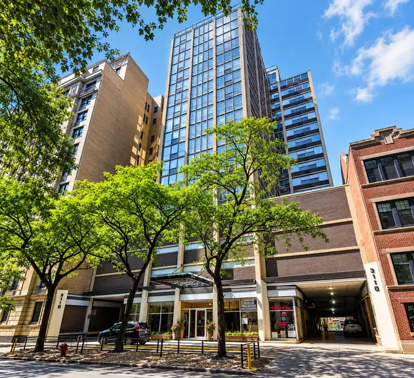 3110 N Sheridan RD #1407, Chicago, IL 60657