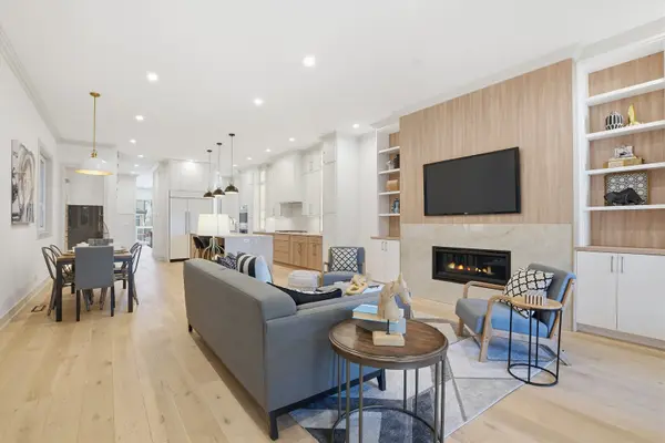 3114 N Leavitt ST, Chicago, IL 60618