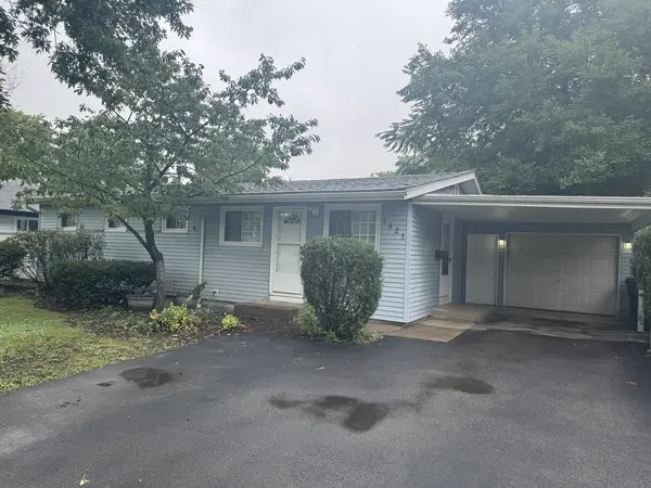 1421 N Wilke RD, Arlington Heights, IL 60004