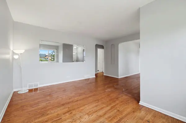 9810 S Loomis ST, Chicago, IL 60643