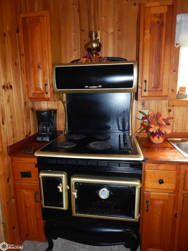 5172 80th, Montezuma, IA 50171
