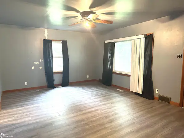 306 Oak ST, Keosauqua, IA 52565