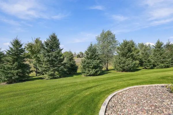 8620 Irving CIR N, Lake Elmo, MN 55042