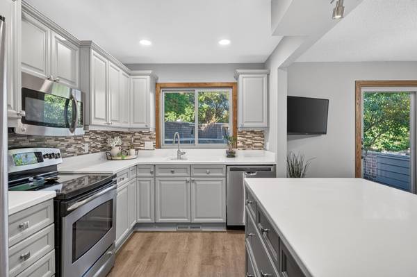 10251 Berkshire RD, Bloomington, MN 55437