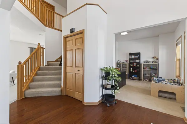 9465 Glacier RD, Minnetrista, MN 55375