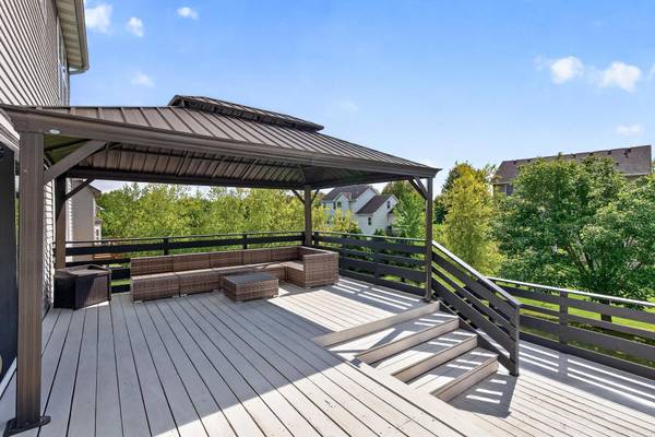 9465 Glacier RD, Minnetrista, MN 55375