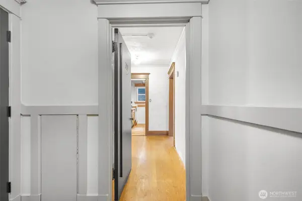 516 E Thomas ST #202, Seattle, WA 98102