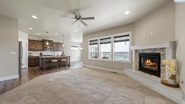 6947 W 33rd Place, Kennewick, WA 99338