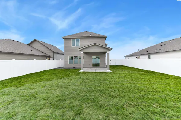 5904 Redtail Dr, Pasco, WA 99301