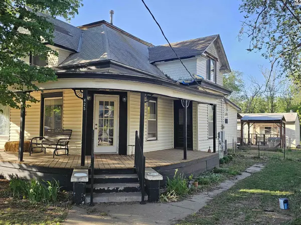 425 W Kansas Ave, Little River, KS 67457