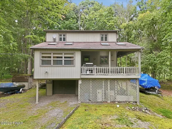 162 Eastwood DR, Greentown, PA 18426