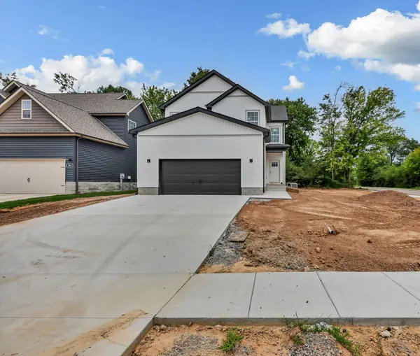 302 Switchgrass Dr, Clarksville, TN 37042