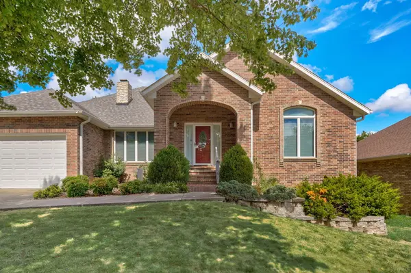2705 E Shady Glen DR, Springfield, MO 65804
