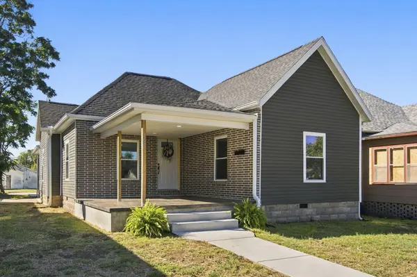108 W Pleasant ST, Aurora, MO 65605