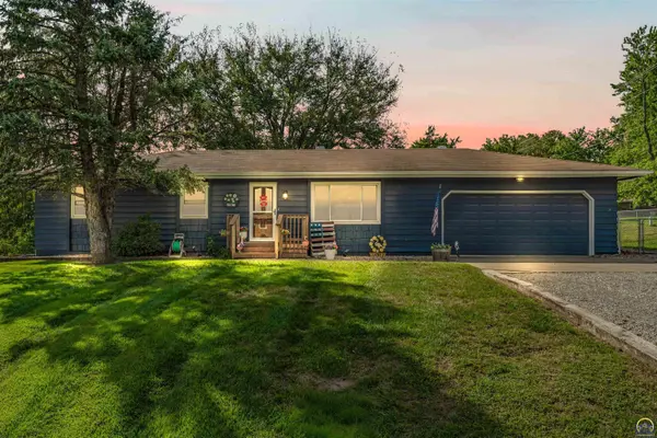 5001 NW Kendall DR, Topeka, KS 66618