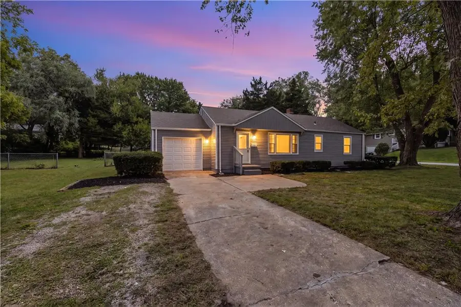 5433 Willow AVE, Raytown, MO 64133