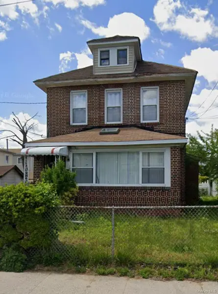 141-38 249th ST, Rosedale, NY 11422