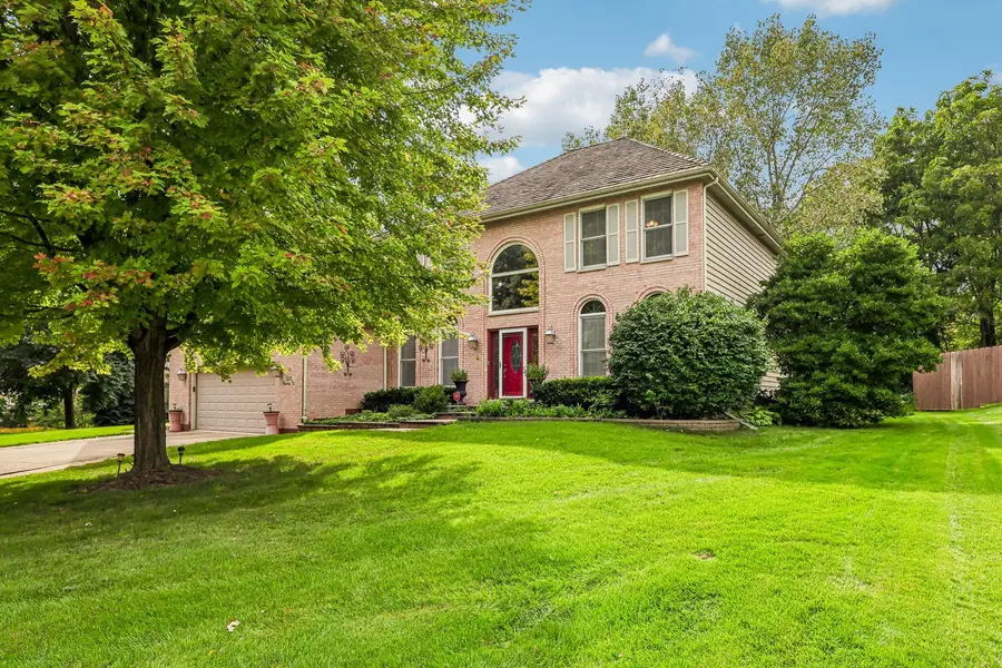 2002 Ravine DR, Gurnee, IL 60031