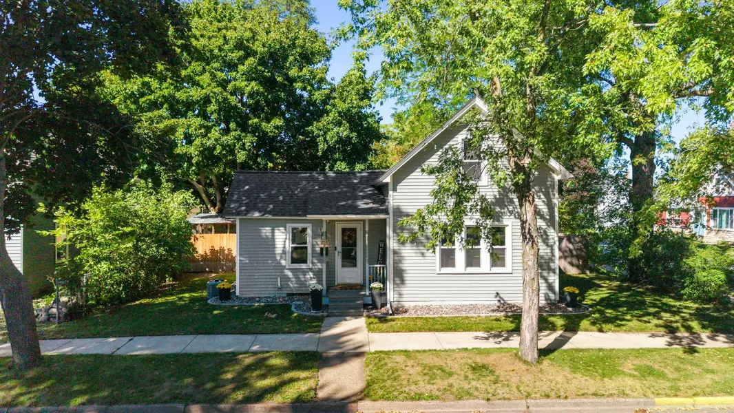 205 N 2nd ST, New Richmond, WI 54017
