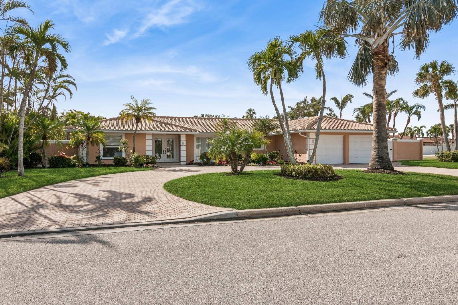 531 N SPOONBILL DR, Sarasota, FL 34236