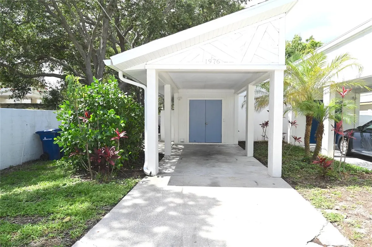 1974/76 DEBBIE ST, Sarasota, FL 34231