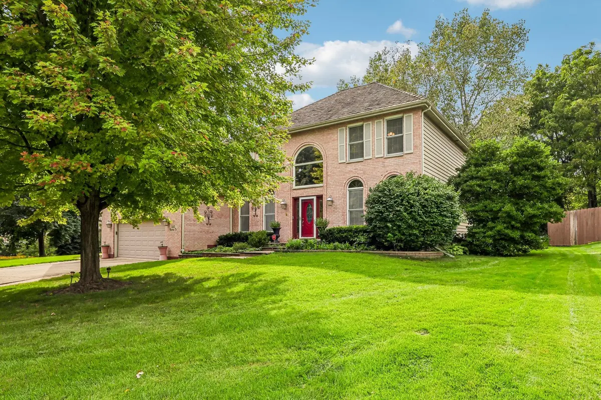 2002 Ravine DR, Gurnee, IL 60031