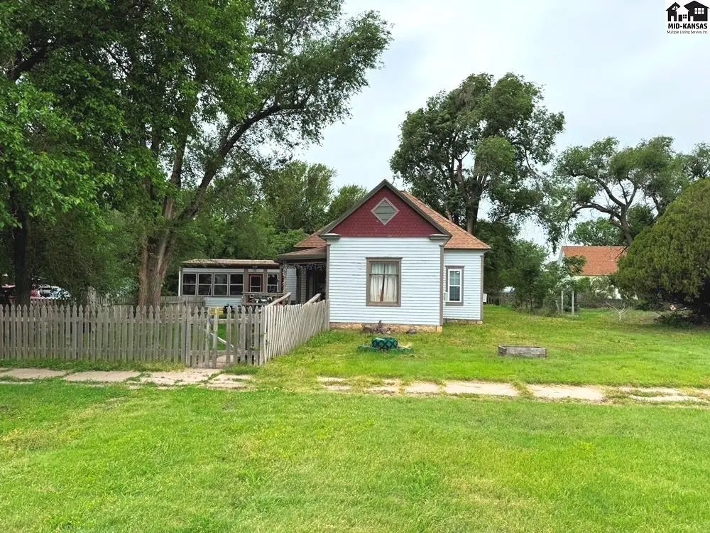 505 S Main St, Lewis, KS 67552