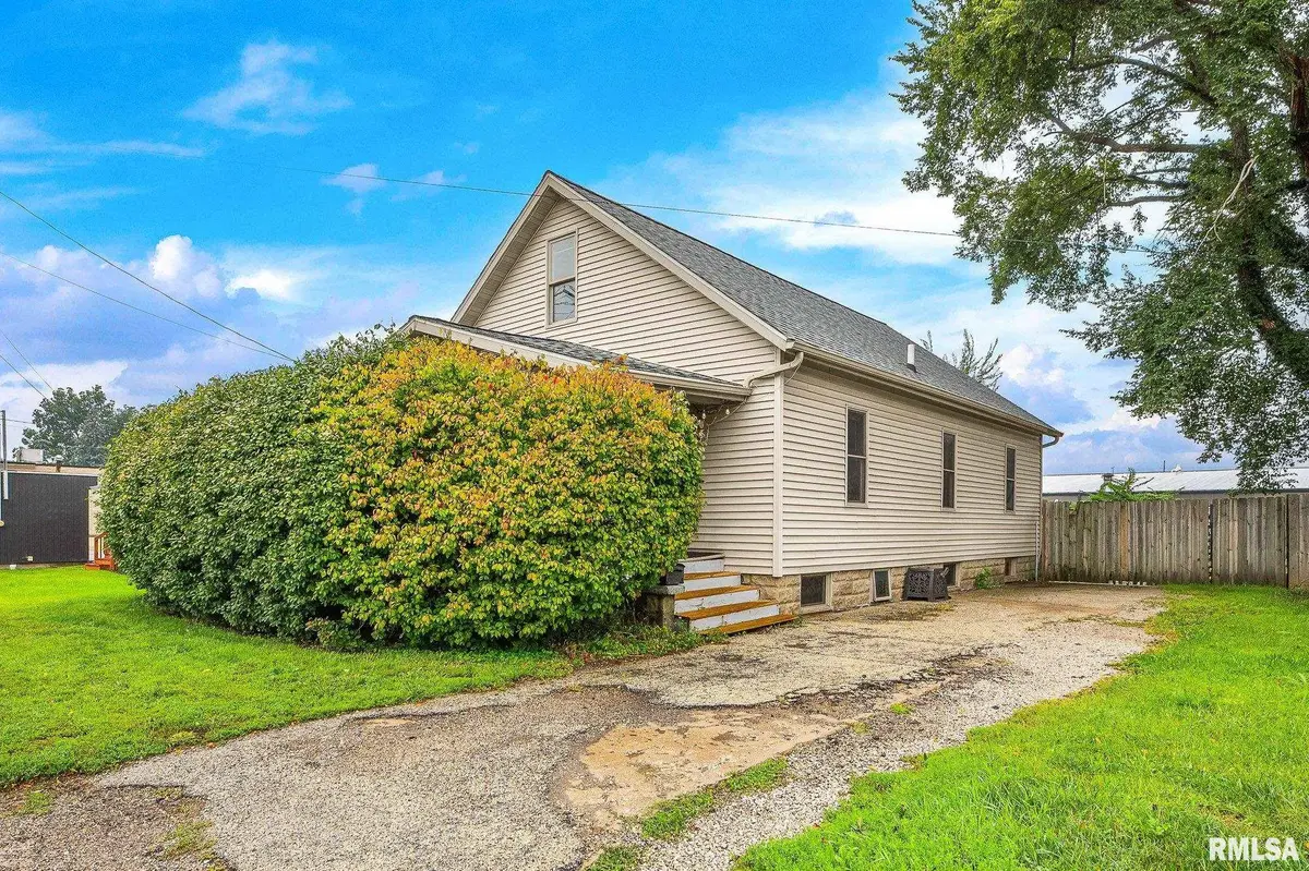 803 PEORIA ST, Washington, IL 61571