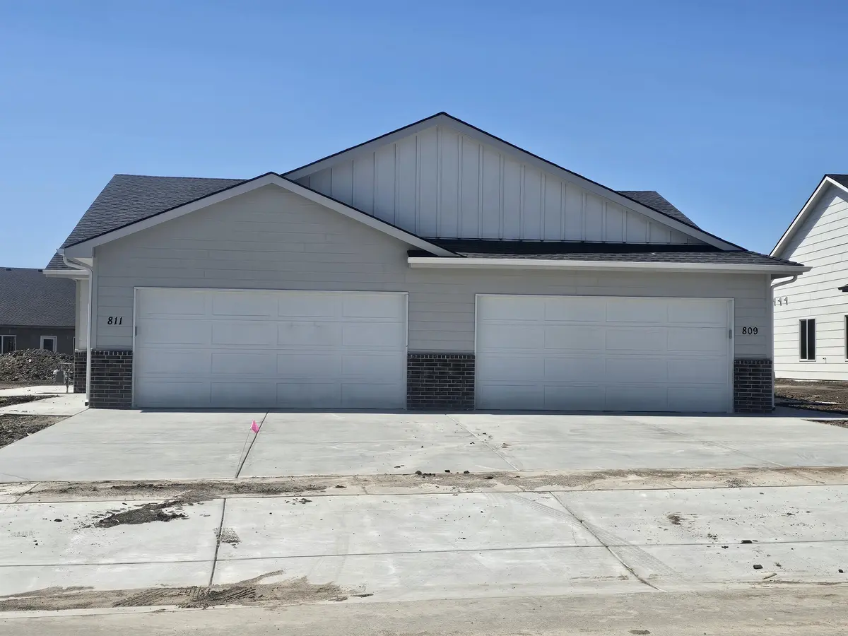 920 S Fox Ridge, Newton, KS 67114