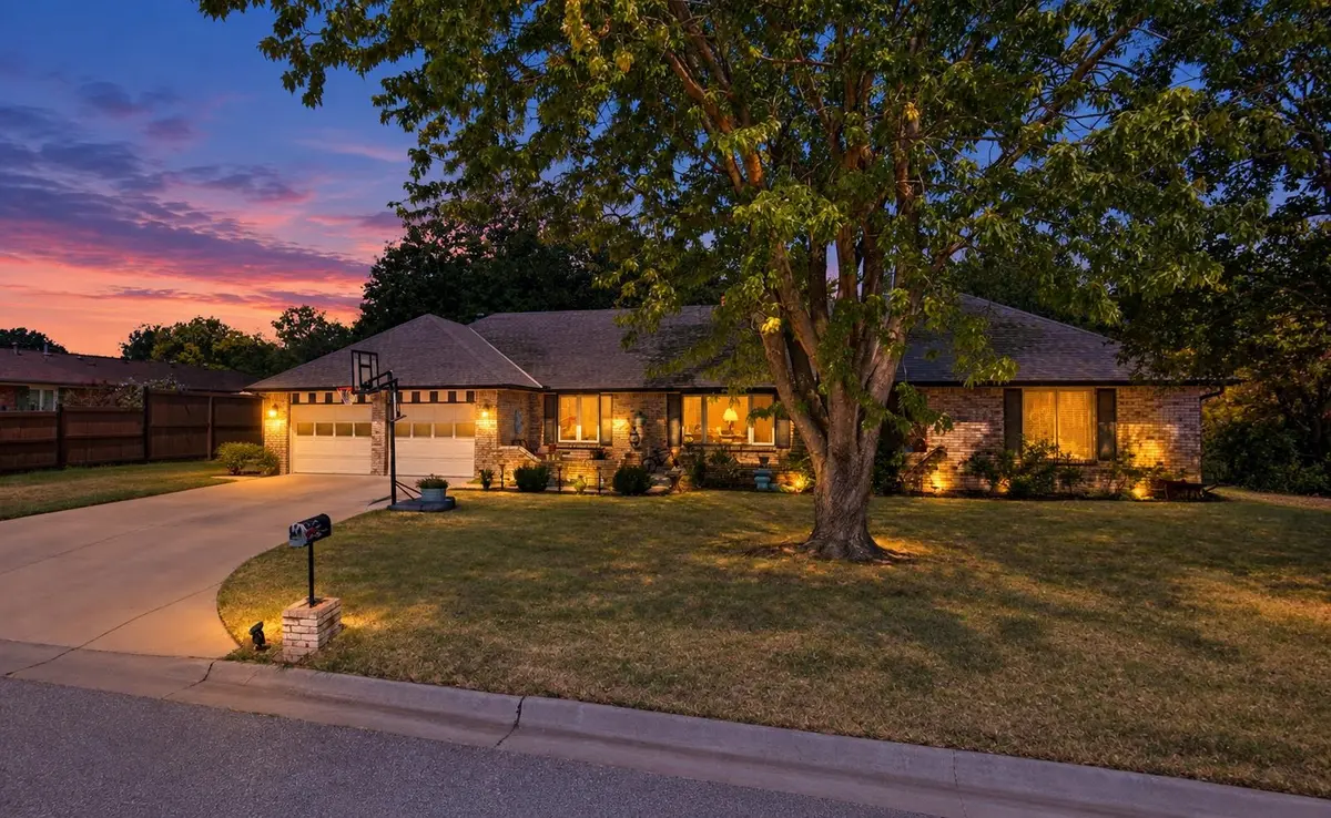 5416 W York, Wichita, KS 67215