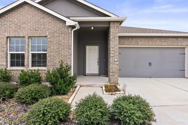1224 Blackhaw LN, Leander, TX 78641