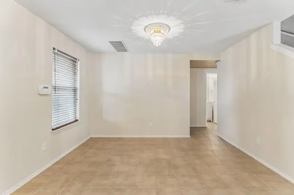 111 Burnet Forest CV, Elgin, TX 78621