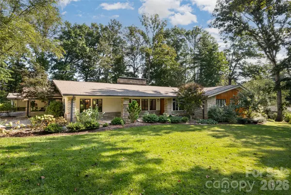 6 Deerfield RD, Asheville, NC 28803