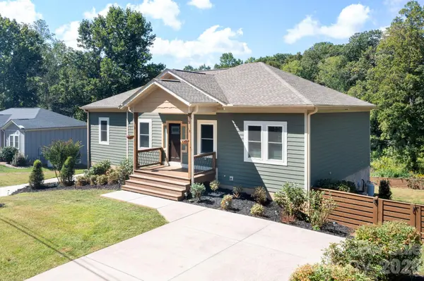 139 Ridge RD, Candler, NC 28715