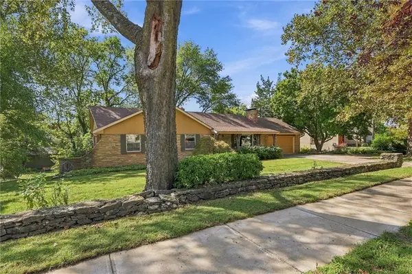 617 Brush Creek BLVD, Kansas City, MO 64110