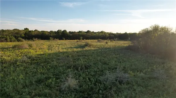 890 NW 100th RD, Liberal, MO 64762