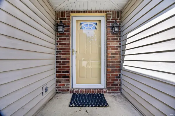 5118 N Echo BND, Bloomington, IN 47404