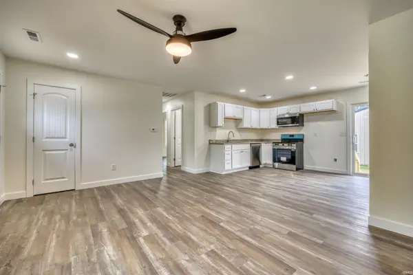 124 Lincoln ST, Oakland City, IN 47660