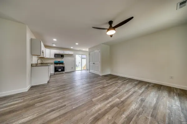 124 Lincoln ST, Oakland City, IN 47660