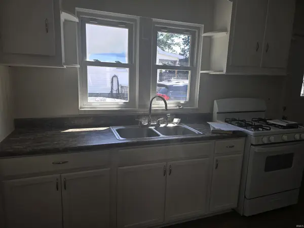 711 E Oak ST, Boonville, IN 47601