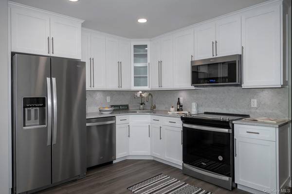 39 Cassa LOOP #39, Holtsville, NY 11742