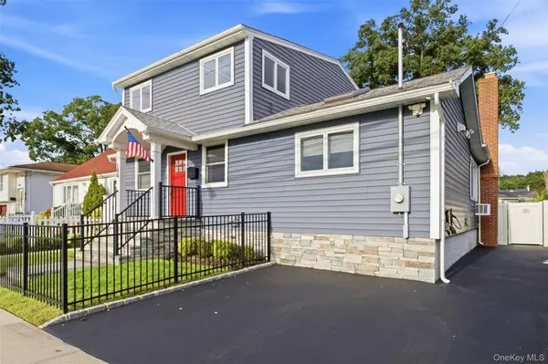 188 S Strong AVE, Lindenhurst, NY 11757