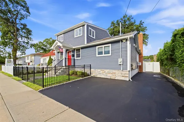188 S Strong AVE, Lindenhurst, NY 11757