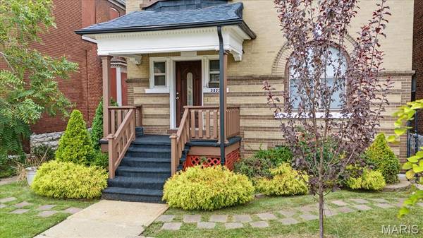 3923 Sullivan AVE, St Louis, MO 63107