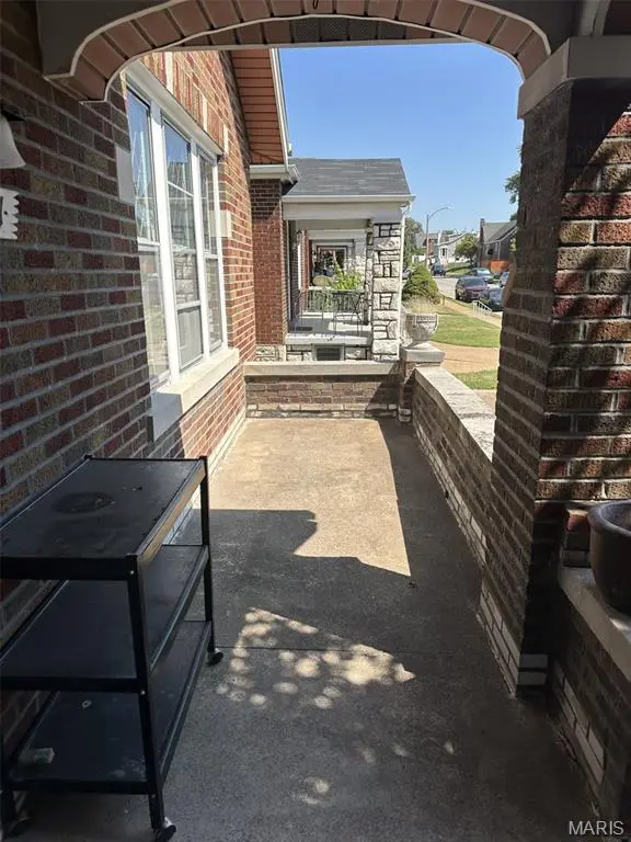 5701 Gresham AVE, St Louis, MO 63109
