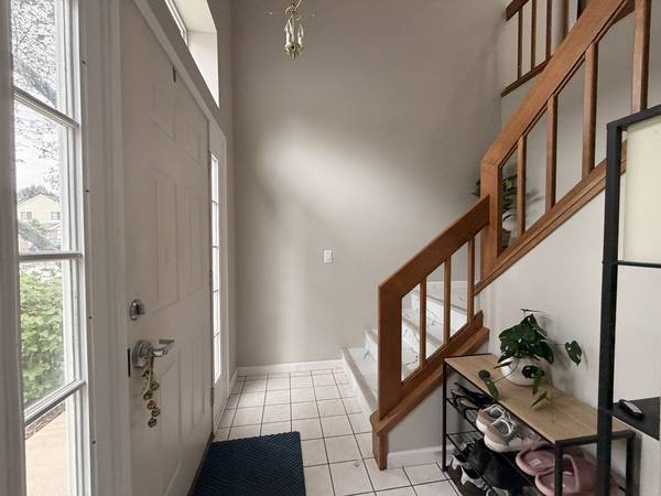 159 Winchester DR #B, Streamwood, IL 60107