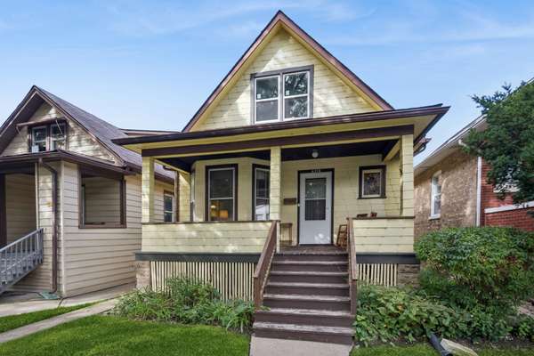4318 N Sawyer AVE, Chicago, IL 60618